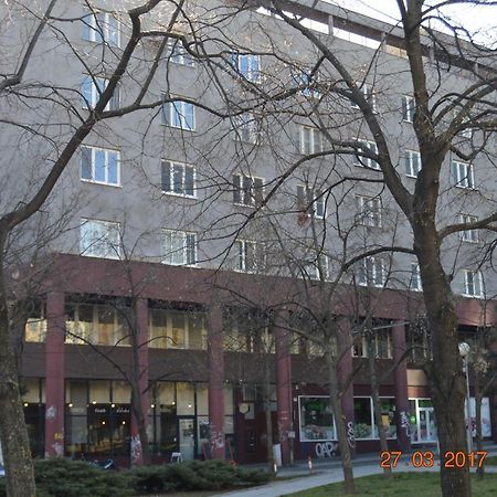 Apartment Accommodation Up To 17 Bratysława Zewnętrze zdjęcie