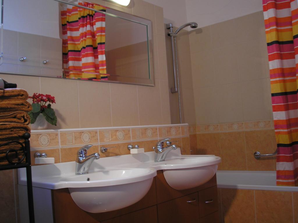 Apartment Accommodation Up To 17 Bratysława Pokój zdjęcie