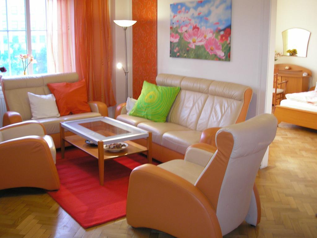 Apartment Accommodation Up To 17 Bratysława Zewnętrze zdjęcie
